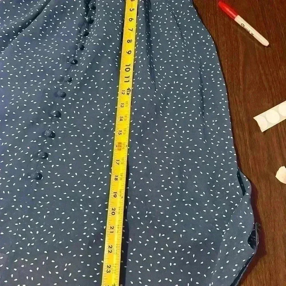 NWT Flowy Blue Mid Calf Dress. V-neck. Smocked Waist. Lined. Sz Medium - Picture 8 of 8